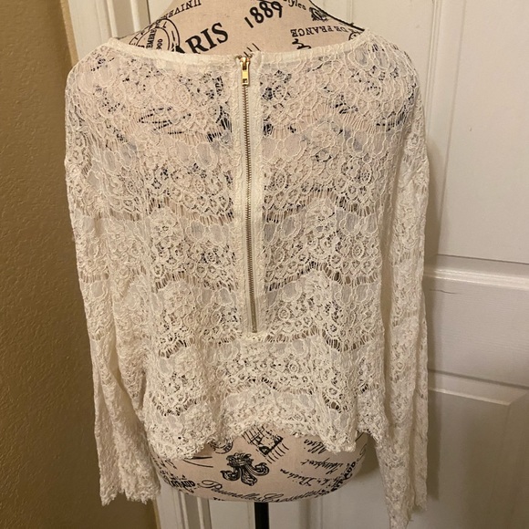 Standards & Practices Lacy long sleeve crop top - Picture 2 of 6